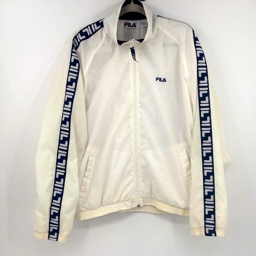 Fila Vintage 90’s IL Lusso Nello Sport Streetwear Nylon Windbreaker Jacket